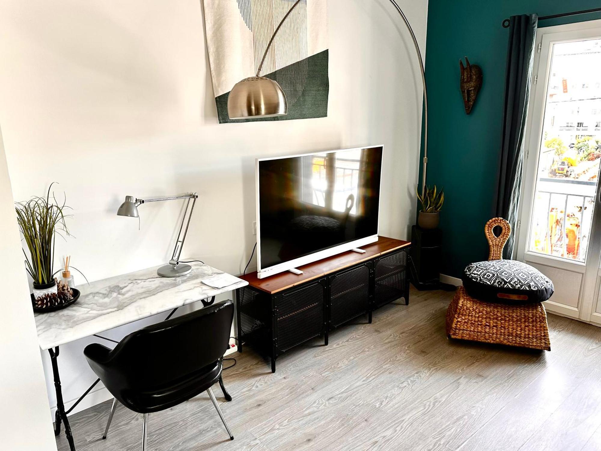 Du Vernay Apartment